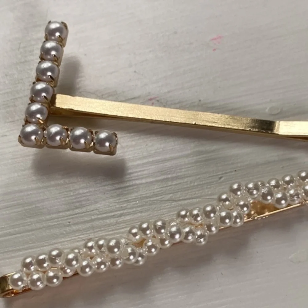 COPY - Anthropologie Monogram "L" Pearl Hair Clip… - Picture 2 of 4
